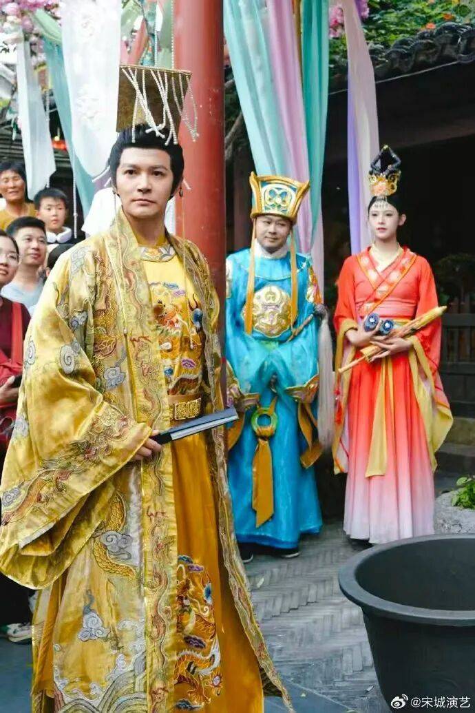 他什么时候退圈的？