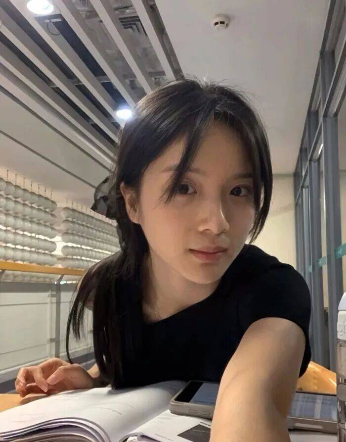 刚红就喊她退圈？！